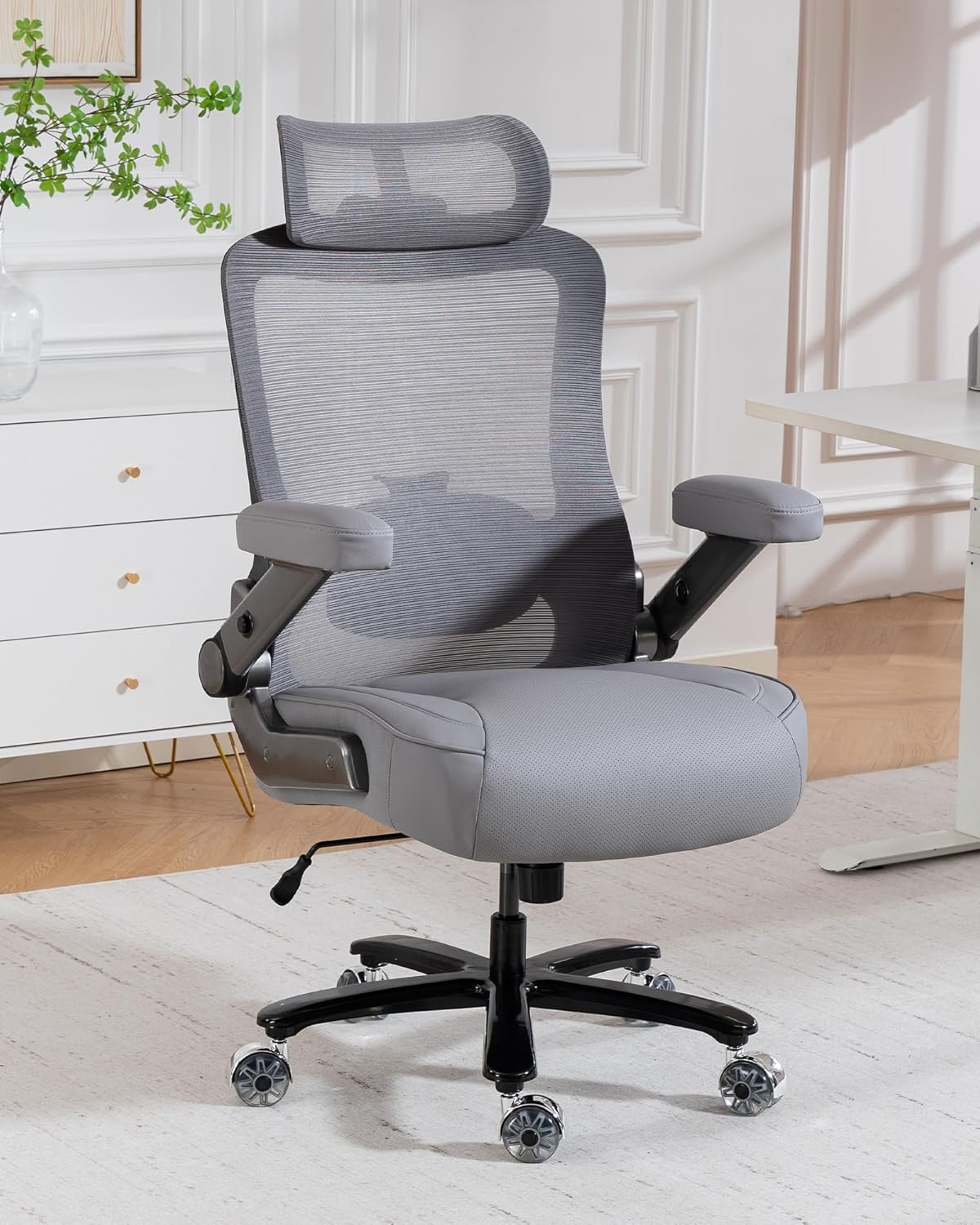 Office chair with lumbar support & headrest, load capacity up to 350 kg